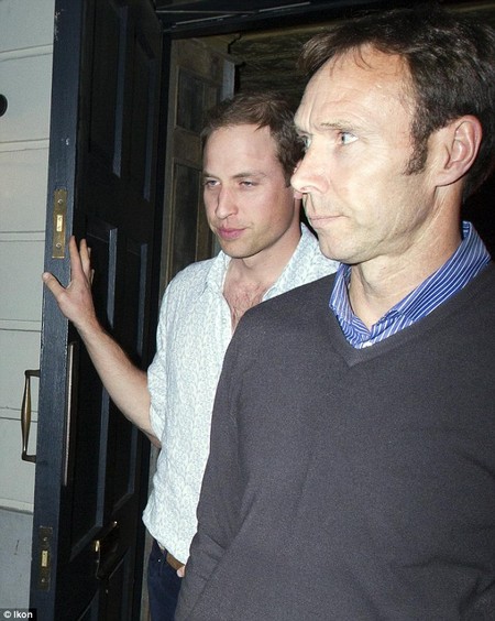Prince William Goes Clubbing With Guy Perry And Leaves Kate Middleton At Home (Photo)