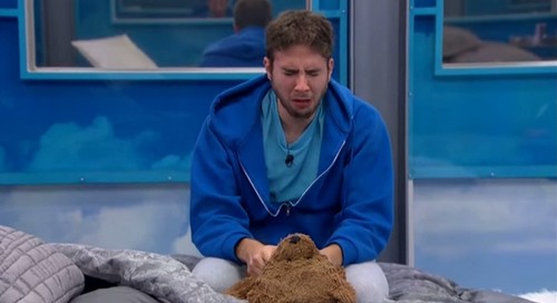 Big Brother 17 Spoilers: Vanessa Wins POV, John Eviction Planned – HOH Steve Cries to Mom – Liz, Steve and Vanessa Final 3?