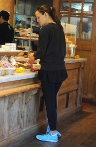 Ben Affleck Stages Photo-Ops For Paparazzi: Desperate To Make It Look Like He’s Winning Back Jennifer Garner?