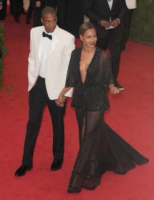 Beyonce Cheating Means Jay-Z Divorce – Bey With Bodyguard Julius De Boer After Elevator Attack – Report (VIDEO)