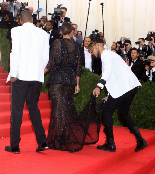 Beyonce Divorce: Meets With Lawyers To Finalize Jay-Z Split and Separation – Report