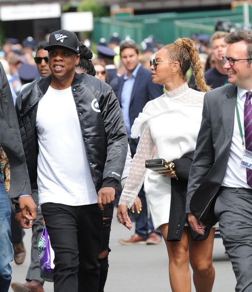 Beyonce and Jay-Z Spotted At Wimbledon Finals: Support Serena Williams, Show Fake PDA
