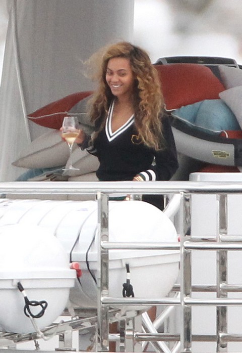 Beyonce Will Definitely Lip-Sync Super Bowl Half-Time Show