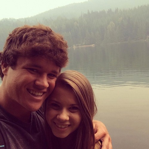 Bindi Irwin Plans to Elope with Boyfriend Chandler Powell – Crocodile Hunter Would be Crushed