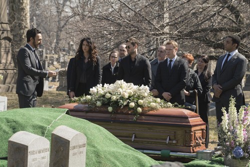 The Blacklist Season 3 Spoilers: Elizabeth Keen Alive, Burying an Empty Casket at Funeral – Megan Boone Silent