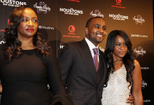 Bobbi Kristina Brown: Bobby Brown Rushes Back to Atlanta Watch Over Daughter, Doesn’t Trust Houston Family?