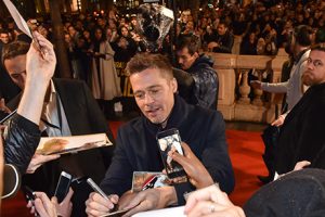 Brad Pitt’s New Bachelor Life Breaks All Of Angelina Jolie’s Ground Rules: Meets Up With Female Friends Angie Blacklisted!