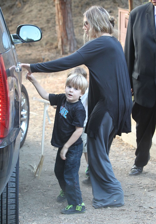 Brooke Mueller’s Children Found Traumatized: Update – Police Take Brooke Into Custody After Alleged Child Beating