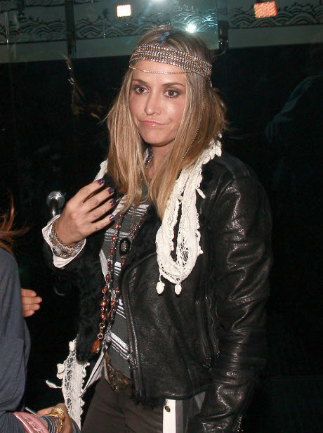 See Brooke Mueller’s Nude Internet Photos and She’ll Sue You!