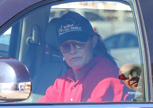 Bruce Jenner Sex Change: Kim Kardashian And Khloe Kardashian Respecting Bruce’s Transition, Call Him ‘Momma’