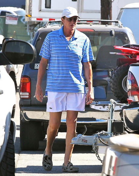 Bruce Jenner Sex Change: Kendall and Kylie Support Transgender Dad – War Against Kris Jenner and Kardashian Sisters