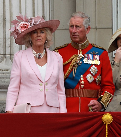 Queen Elizabeth Orders Prince Charles to Divorce Camilla Parker-Bowles – Duchess of Cornwall Will Never Be Queen!