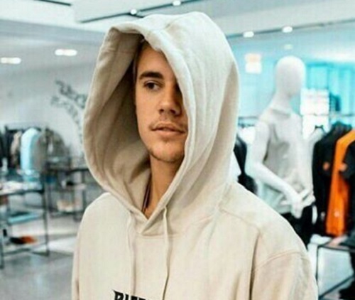 Drake, Kanye West, Justin Bieber Skipping ‘Irrelevant’ Grammys This Year