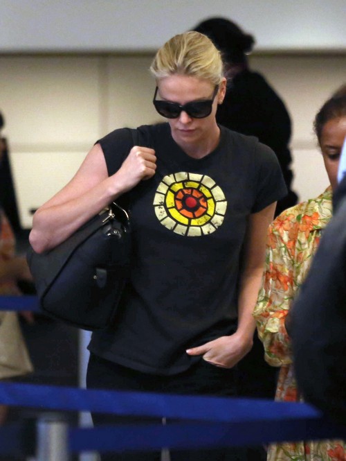 Charlize Theron Dating Jake Gyllenhaal: Actress Is Totally Over Sean Penn?