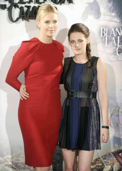 Charlize Theron Reveals Robert Pattinson Fetish To Kristen Stewart