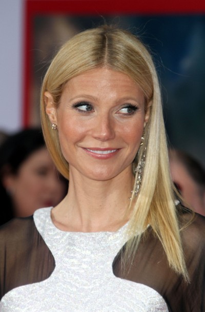 Gwyneth Paltrow Flashes Her Crack But Denies She’s Most Beautiful – Do You Believe Her?