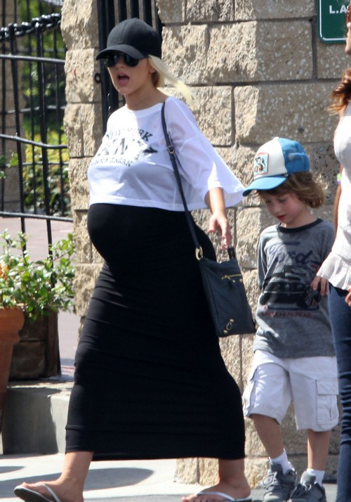 Pregnant Christina Aguilera Massive Baby Bump in Maternity Clothes (PHOTOS)