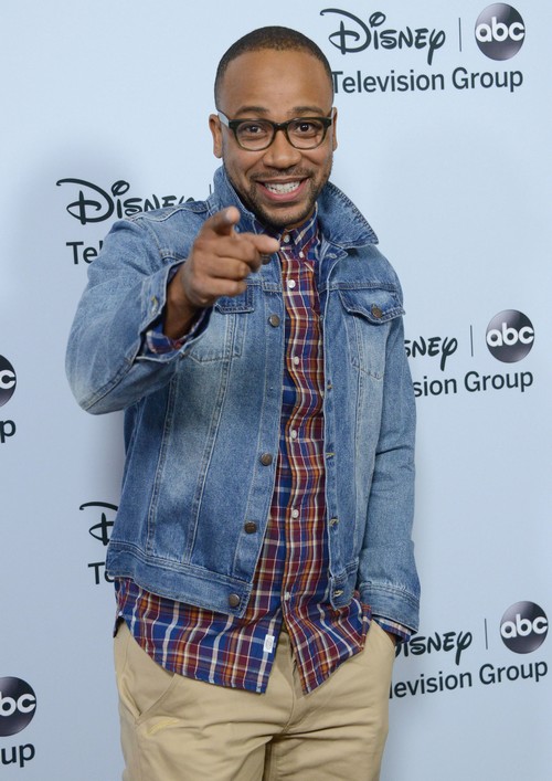 Scandal Star Columbus Short Arrest Warrant Issued Over Bar Fight Assault: History of Violence Against His Wife Exposed