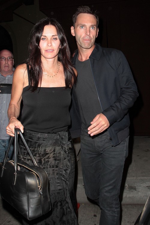 Jennifer Aniston Disses Courteney Cox’s Excessive Plastic Surgery and Botox Binge (PHOTOS)