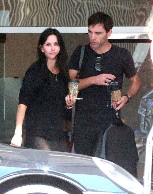 Courteney Cox Pregnant – Trying IVF With Johnny McDaid – Caught Leaving Doctor’s Office? (PHOTOS)