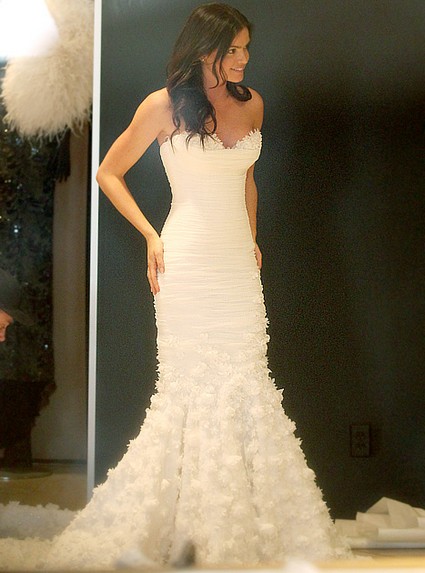 The Bachelor’s Courtney Robertson Wedding Dress Shopping, Real or Publicity Stunt? (Photo)