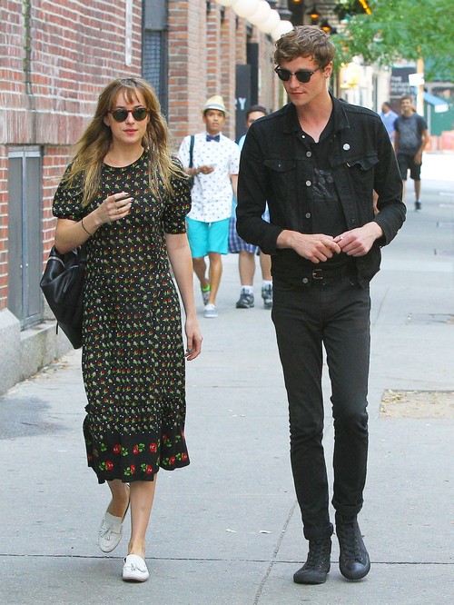Dakota Johnson Dating Welsh Rock Star Matthew Hitt – Living ‘Fifty Shades of Grey’ at Home?