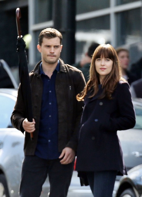 Dakota Johnson Angry With Antonio Banderas: ‘Fifty Shades Darker’ Star To Blame For Melanie Griffith’s Depression