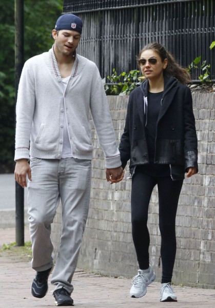 Mila Kunis And Ashton Kutcher Planning English Wedding With Royal Guests