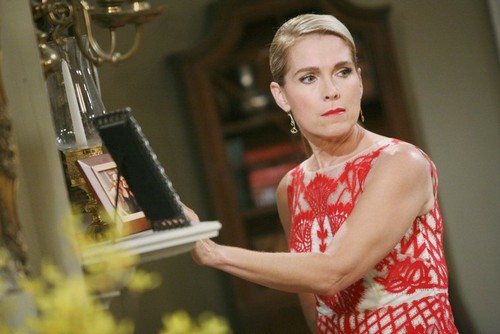 ‘Days of Our Lives’ Spoilers: Serena Grabs Diamonds – Jennifer Questions Eve – Can Brady Save Theresa From Clint and Kristen?