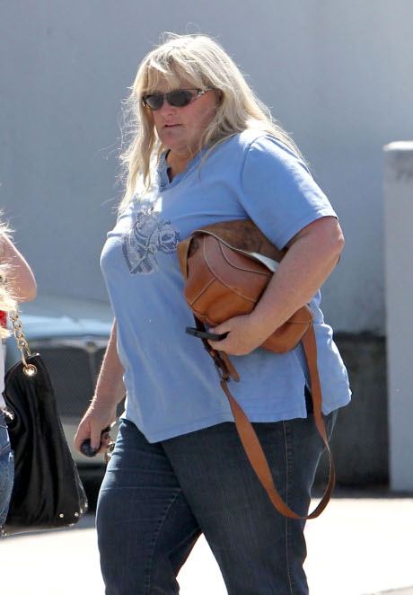 Debbie Rowe Willing and Able to become Paris Jackson’s Legal Guardian: Will Judge Approve?