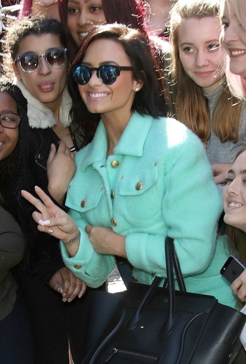Demi Lovato Allegedly Boozing With Selena Gomez Again – Partying Out Of Control?