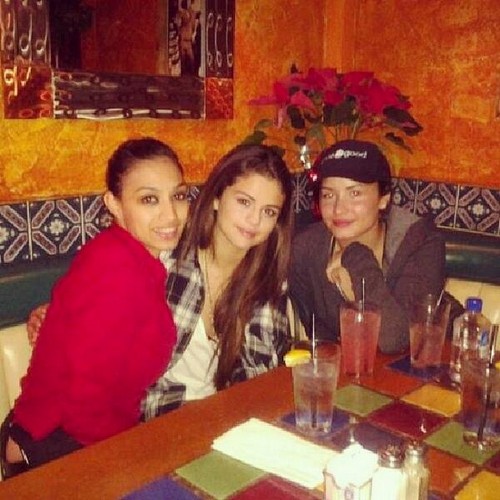 Demi Lovato Warns Selena Gomez To Stay Away From Justin Bieber