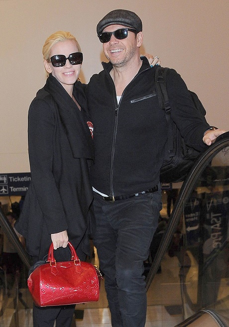 ‘Donnie Loves Jenny’ Starring Donnie Wahlberg, Jenny McCarthy – New Reality TV Show: Wahlberg Family Cringes In Disgust!