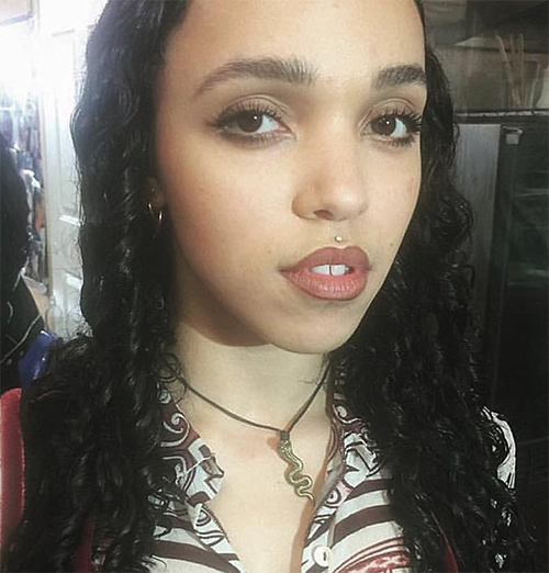Robert Pattinson, FKA Twigs’ Relationship Still Strong: Couple Spotted On Romantic BAFTA Weekend Dinner Date!