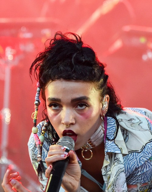 FKA Twigs Insults Taylor Swift: Says She’s Superior With Better Fans – Won’t Be Friends With T-Swift!