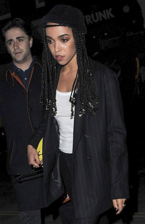 FKA Twigs And Robert Pattinson Wedding Woes: Twigs Wants An Open Marriage – Too Much Love To Give One Man?