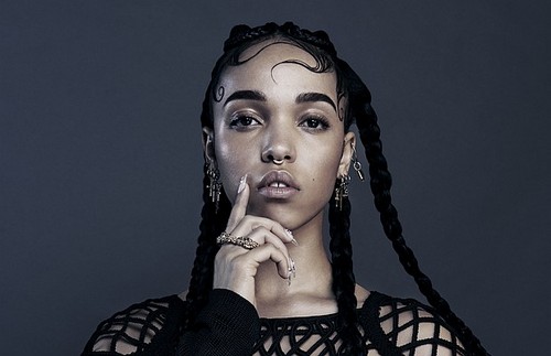 FKA Twigs Disses Kristen Stewart: Gloats Over Dating Robert Pattinson as Fan Says “F*** Kristen Stewart”