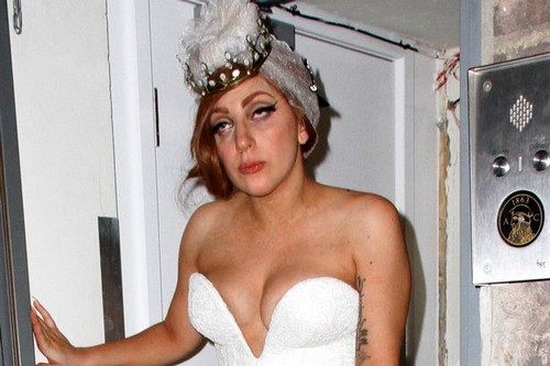 Lady Gaga’s Drug Addicted War On Christina Aguilera – Bribed Radio Stations Not To Play Bionic?