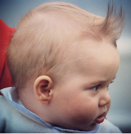 Kate Middleton Shows Off Adorable Prince George in New Zealand – First Public Appearance! (VIDEO-PHOTOS)