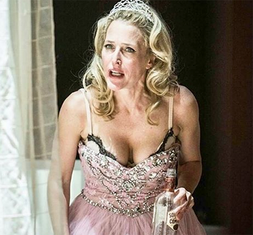 Gillian Anderson And David Duchovny Spotted Together At Gillian’s New Play, Finally Coming Out As A Couple?
