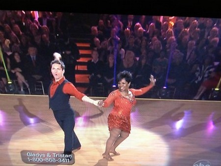 Gladys Knight Dancing With The Stars Samba Performance Video 4/16/12