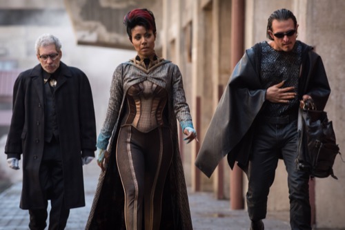 Gotham Premiere Recap – Bruce Taken But Doppelganger Turns Up: Season 3 Episode 1 “Mad City: Better to Reign in Hell”