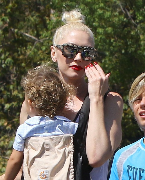 Rihanna and Gwen Stefani Set for Major Showdown on Set of The Voice