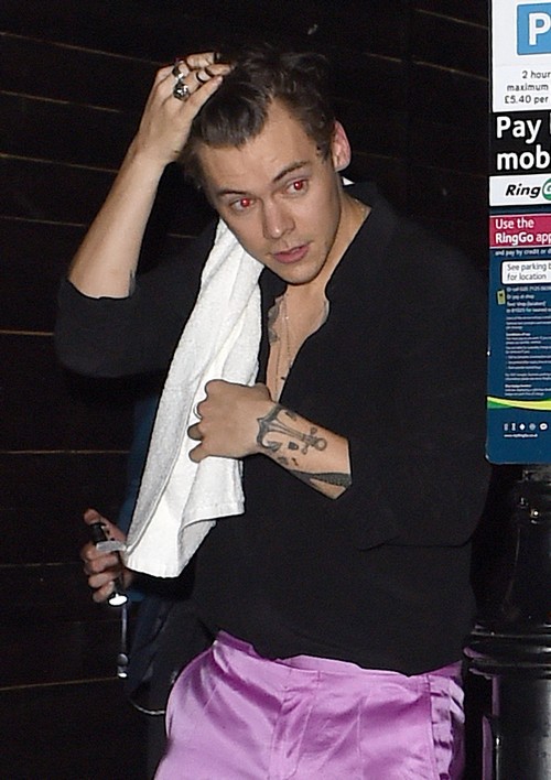 Harry Styles, Zayn Malik Rivalry Heats Up As Harry’s Album Outsells Zayn’s