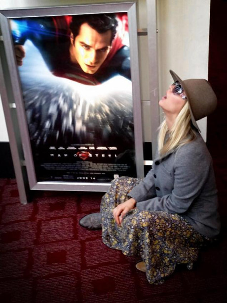 Henry Cavill & Kaley Cuoco Dating: Hollywood’s Hottest New Couple!