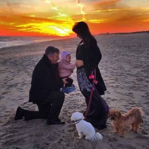 Alec Baldwin and Hilaria Baldwin Expecting Second Child – Baby Bump PHOTO