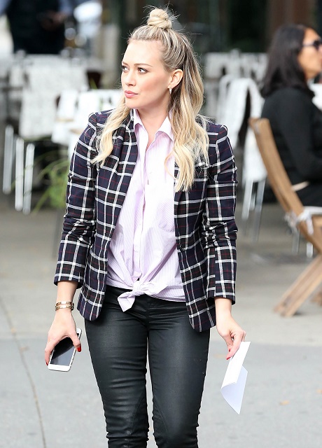 Hilary Duff Dishes On Her Love Life – Tells Aaron Carter To Move On, Insists Mike Comrie Relationship Over Despite Constant PDA!