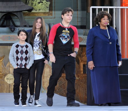 Paris Jackson Gets Into Fight With Janet Jackson; Michael Jackson’s Kids Talk To Lawyers