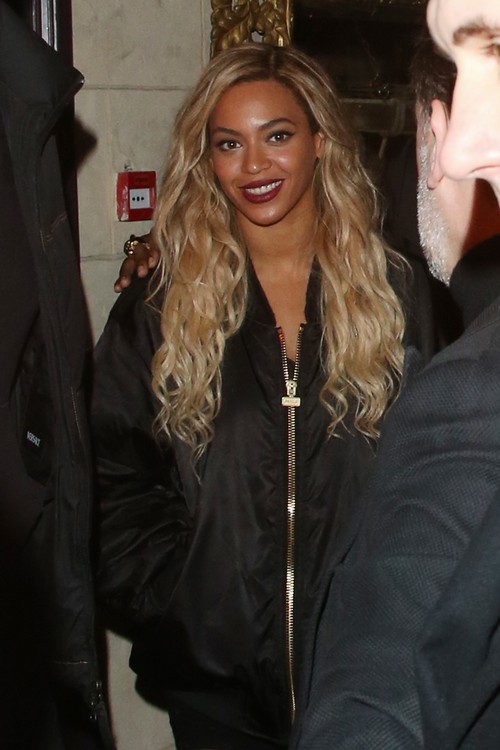 Beyonce Snubs Kim Kardashian and Kanye West on Jay-Z’s Yacht Honeymoon Gift Vacation – Kris Jenner Wants To Come!