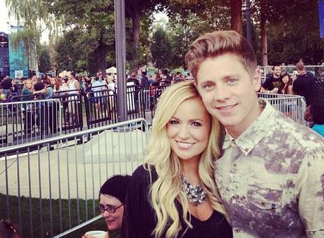 Jef Holm’s Ex-girlfriend, Kaylee Shepherd, Says Emily Maynard and Jeff are faking engagement!